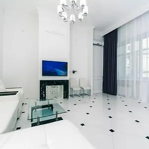  Apartment Vip Near Kreschatyk, 31а Pushkinska Street