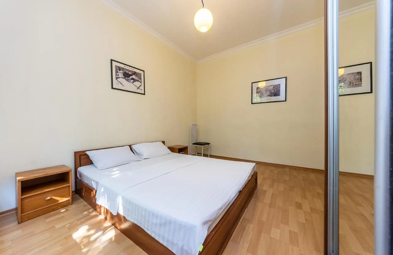 Alex Apartments Near Independence Square - Kiev